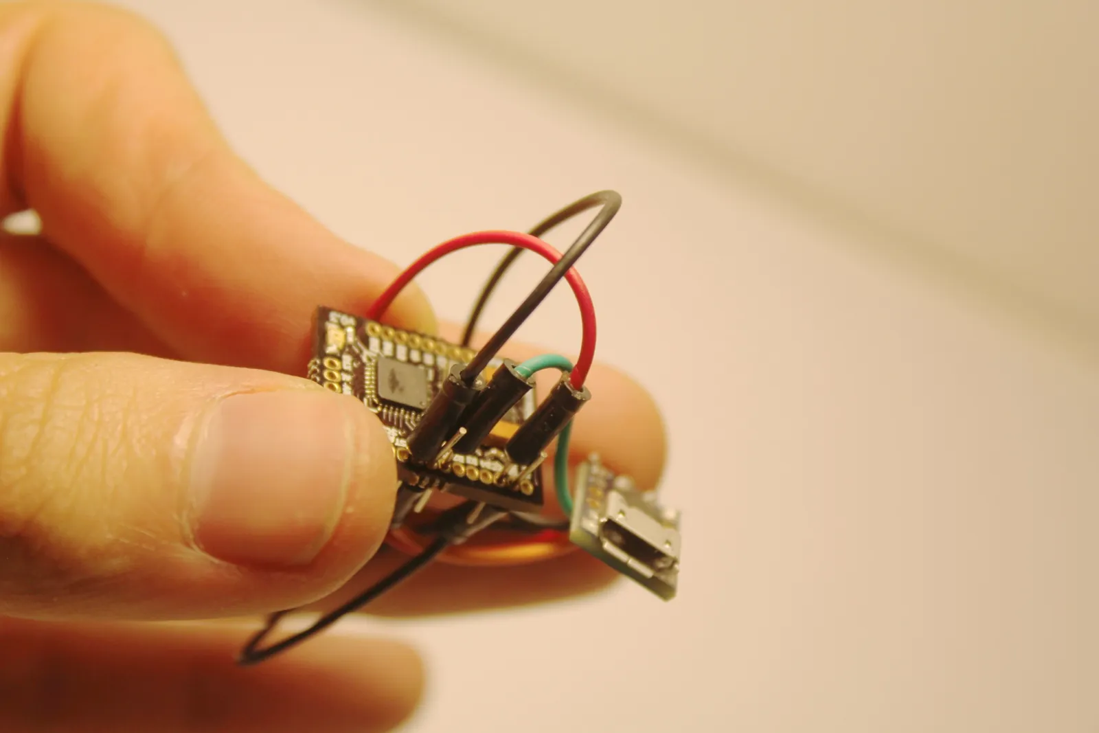 Femtoduino in my hand